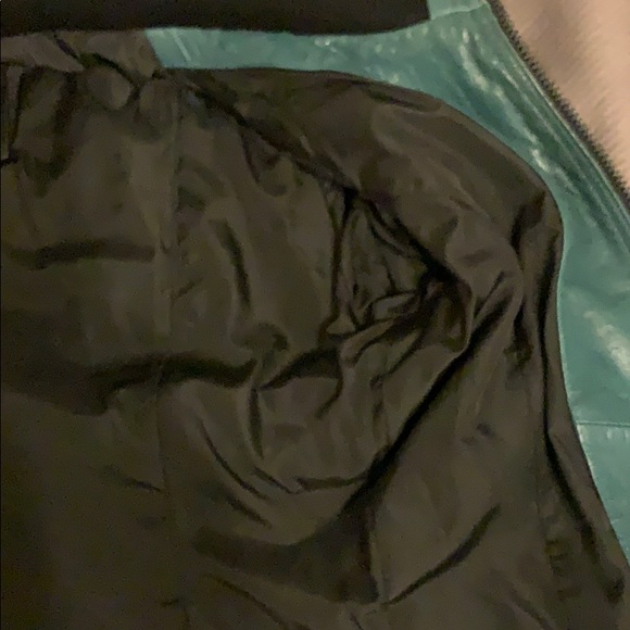 Leather jacket - Picture 6 of 10
